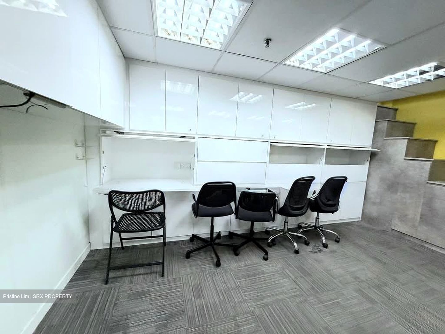 High Street Centre (D6), Office #557796701